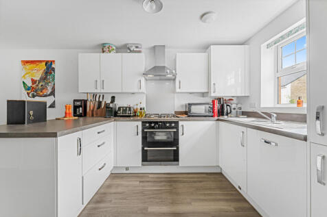 35 Saywell Crescent-6