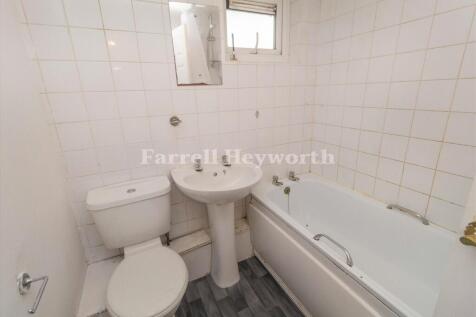 Bathroom T202608261149.jpg