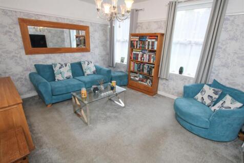 SITTING/ DINING ROOM