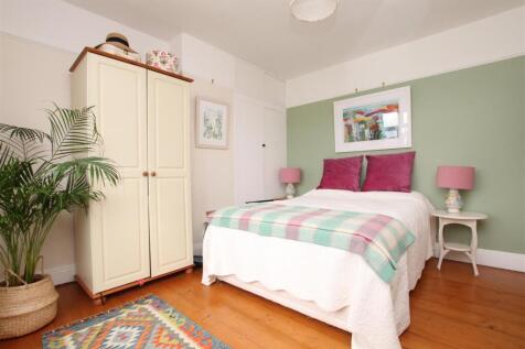 Bedroom 2.JPG