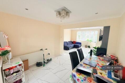 Castleview Road, Slough, SL3 photo 5