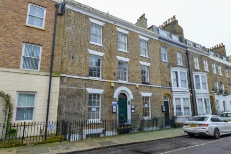 16 Castle Street, Dover15.jpg