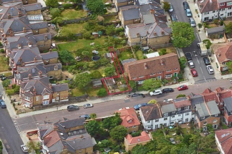 London, SE27 - property photo