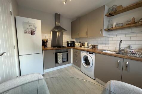 Apple Tree Close, Norton Fitzwarren, Taunton photo 3