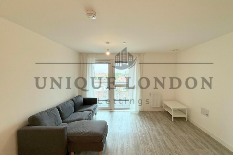 St Pier Court, Green Street, London photo 3