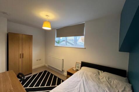 5 Bed // All Ensuite // Student House // Sept 2026 photo 4