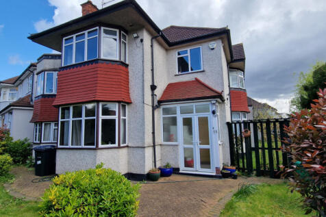 5 BEDROOM DETACHED HOUSE
