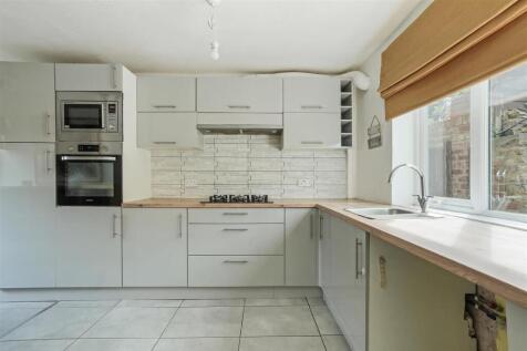 Kitchen Area.jpg