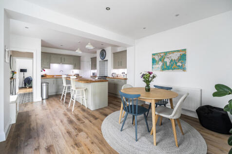 Kitchen/Dining