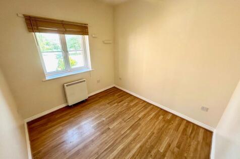 Ferguson Drive, Tipton photo 5