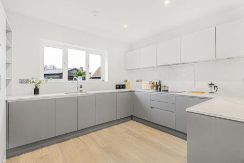 Plot 4 kitchen