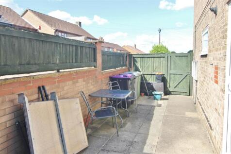 REAR GARDEN -
