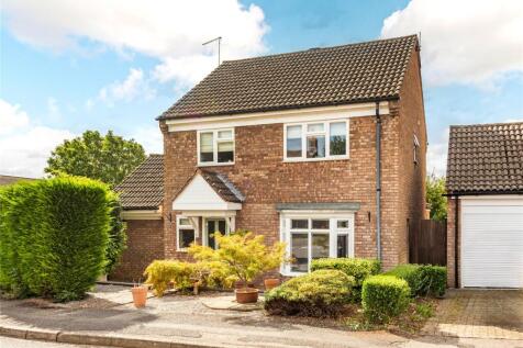 Towcester, NN12 - property photo