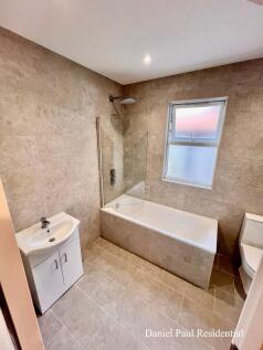 Lawn Gardens, Hanwell, Ealing photo 4