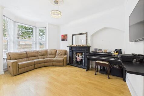 CAM03975G0-PR0126-STILL023 (1).jpg