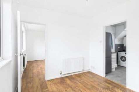 Copse View, South Croydon photo 4