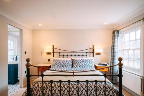 13 Southgate Street [Bedroom One] 02.jpg