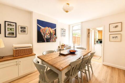 Weydon Hill Road, Farnham, Surrey, GU9 photo 3