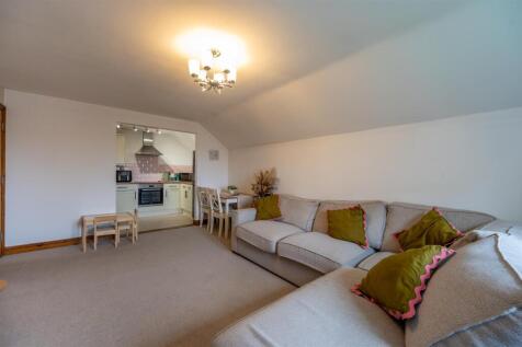 Flat 14 88 90 Hambledon -Road 25 12.jpg