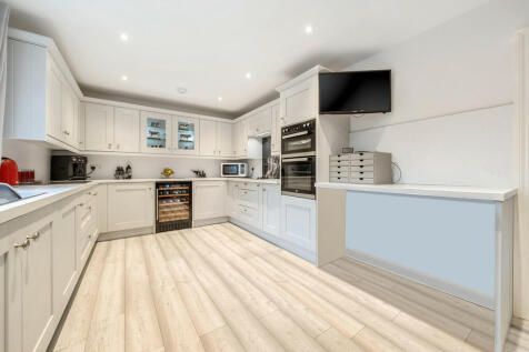 Kitchen/ Dining R...