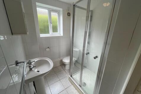 Chalfont Court, Hayfields, Knutsford photo 3