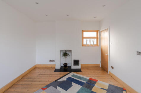 254082 - St Jude's Cottage-4.jpg