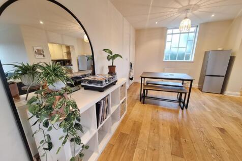 Lounge/ Diner