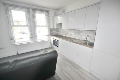 Tilehurst Road, Reading photo 2
