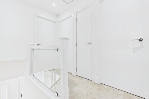 CAM05526G0-PR0028...