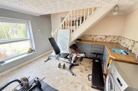 Open-plan Living Room / Kitchen