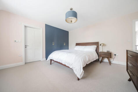 1305422-39-68472a...