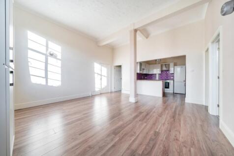 Sleaford, NG34 - property photo