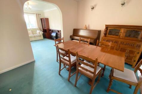 dining room new decorated.jpg