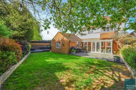 26 Norman Cresent BN43 (34).jpg