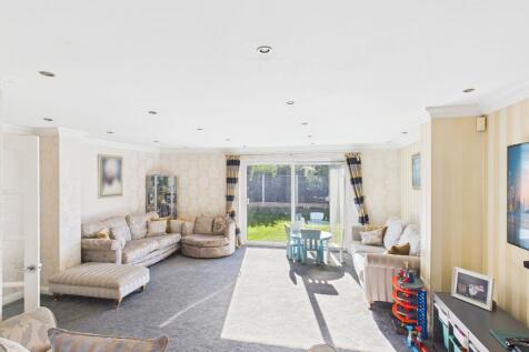 Living room/dining room