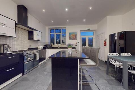 Kitchen Breakfast Bar