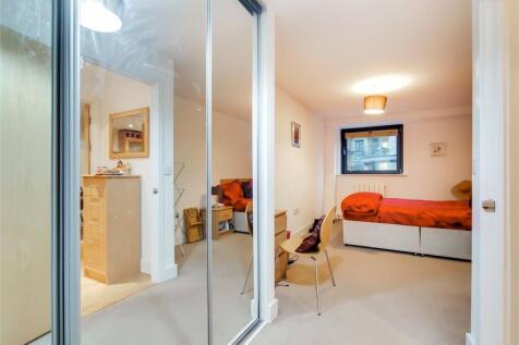 Millharbour, London, E14 photo 3