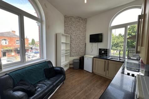 2-bed flat on Anson Road, Rusholme, £145pppw, £628/mo