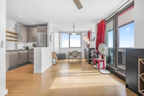 London, E1 - property photo
