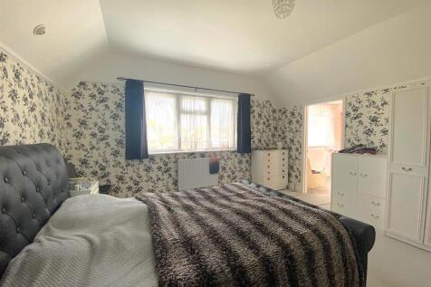 12 Little Common Rd - Bed1.jpg