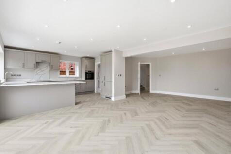 Ranworth Gardens, Potters Bar, EN6 photo 3