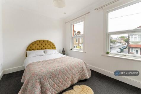 Coopers Lane, London, E10 photo 5