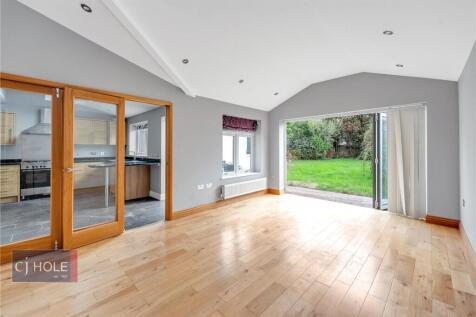 Badminton Road, Downend, Bristol, Gloucestershire, BS16 photo 4