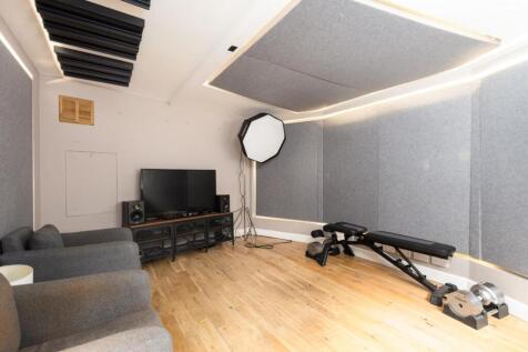 21 Westleigh Park, BS14 9TJ-25.jpg