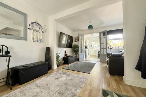 lounge1.jpg
