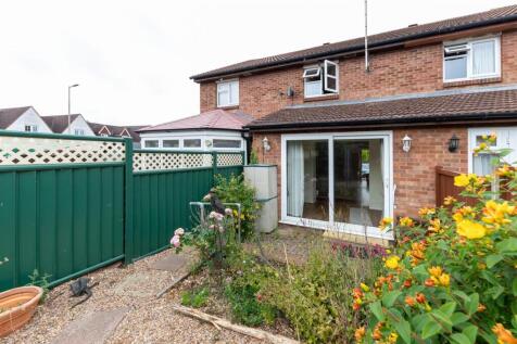 126 Swift Close (2 of 12).jpg