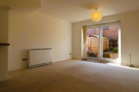Perryfields, Burgess Hill, RH15 photo 4