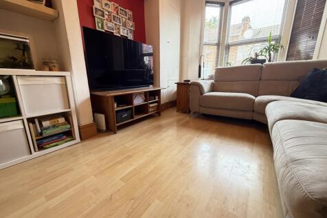Wood Street, RUGBY photo 3