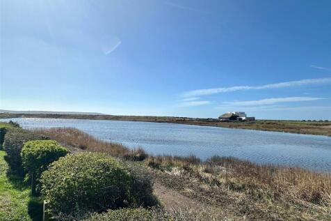 Lymington, SO41 - property photo