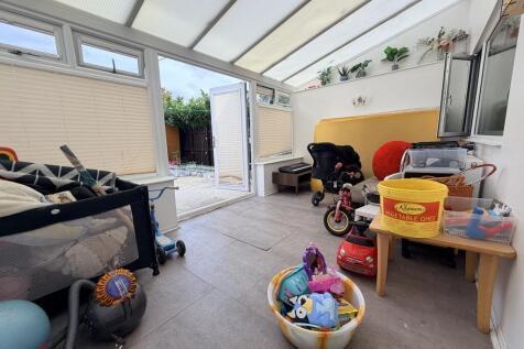 Copsewood, Werrington, Peterborough PE4 6BN photo 3